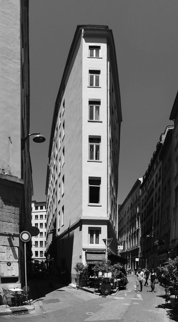 Lyon, angle de la rue du Garet et de la rue Verdi